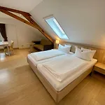Drei Schwanen 3*